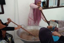 Pengurus Masjid di Simeulue ini rutin berbagi takjil