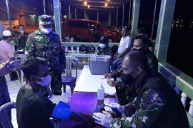 Satgas COVID-19 Kabupaten OKI gelar vaksinasi booster setelah tarawih