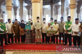 Pemkab Pasbar serahkan zakat konsumtif kepada 4.034 mustahik