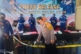Polairud Polda Jatim gagalkan pengiriman BBM ilegal di Sumenep