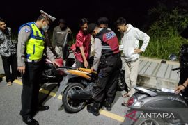 Polisi berjaga di titik rawan balapan liar di Selatpanjang