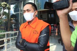 KPK duga tersangka Bupati nonaktif PPU awasi langsung proses lelang proyek