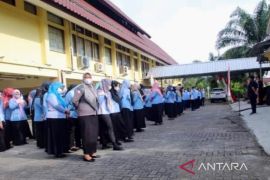 Sekwan Harris Beri Arahan ke Seluruh PHL Sekretariat DPRD Babel