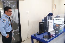 Imigrasi Palembang belum terima  permohonan pelayanan paspor haji