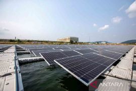 Proyek tenaga surya terapung di Thailand Page 1 Small