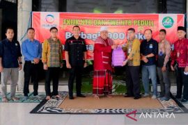 FKIJK NTB menyalurkan 1.000 paket buka puasa untuk santri dan anak yatim
