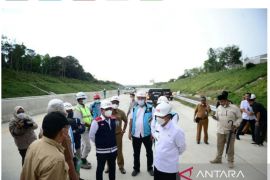 Gubri sebut  tol Pekanbaru - Bangkinang  terbaik, seperti jalan di atas kaca