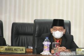 Fahmil minta Bupati Kampar selesaikan masalah gaji guru