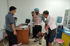 Antisipasi adanya aksi massa polisi evakuasi ODGJ dicurigai pencuri