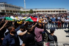 Polisi Israel bentrok dengan warga Palestina di Yerusalem