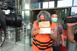 KPK limpahkan berkas terdakwa suap pemeriksaan pajak ke pengadilan