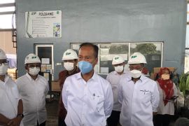 Industry minister evaluates bulk cooking oil data collection system