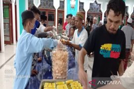 Mesjid Nur Ala Nur siapkan buka puasa gratis bagi Musafir dan masyarakat
