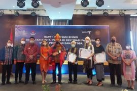 Pemkab Samosir apresiasi Kemenparekraf bantu UMKM kawasan Danau Toba