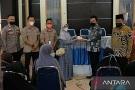 Wawako Padang Panjang salurkan BPS dan BLT minyak goreng