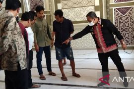 Bupati dapati bangunan Mesjid Agung Baitul Izzah tak rapi saat sidak