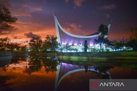 BMKG prakirakan potensi hujan lebat disertai petir di Sumatera Barat