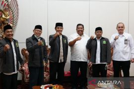 Bupati Buleleng imbau umat tetap terapkan prokes saat Shalat Idul Fitri