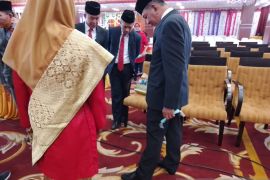 Bupati Rusma pede pamer sepatu lokal di HUT ke-74 Pesisir Selatan