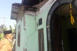 Legislator minta Pemkab Pasaman Barat ambil langkah jelas bantu korban gempa