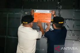 Pemkab Bekasi segel puluhan tempat hiburan malam selama Ramadhan
