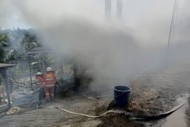 Pabrik penyulingan cengkih di Tulungagung terbakar, ditangani damkar