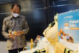 Semen Gresik luncurkan program "Bingkisan Berkah UKM Rembang"