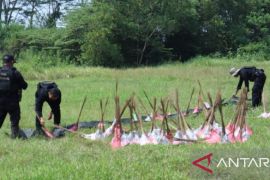 Polres Bangkalan ganti rugi rumah warga terdampak ledakan petasan