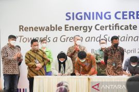 Dukung Energi Bersih, 10 Mitra Pabrik H&amp;M Group Teken Kontrak Pembelian Layanan REC PLN