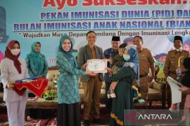 TP-PKK Kabupaten Solok luncurkan pekan Imunisasi Dunia dan bulan imunisasi anak nasional