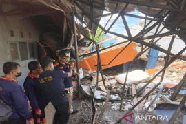 Polisi buka penyelidikan ambruknya Alfamart di Gambut
