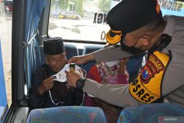 Pemeriksaan Kesehatan Sopir Bus