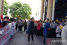 GMNI Jember unjuk rasa serukan pelaksanaan UU TPKS