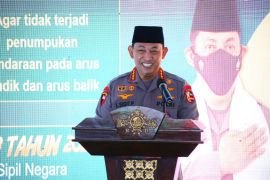 Tinjau Pelaksanaan 1 Juta Vaksinasi Booster, Kapolri Bicara Mudik Sehat dan Nyaman