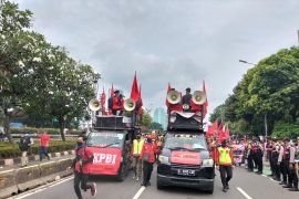 Ada unjuk rasa, Jalan Gatot Subroto di depan Gedung DPR ditutup