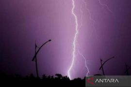 Warga Tapanuli Utara Sumut tewas disambar petir
