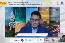 Menparekraf soroti pentingnya penguasaan teknologi digital bagi perempuan