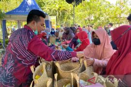 PT TBM berpartisipasi Bazar Ramadhan di Tapin