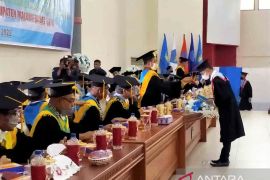 Rektor: Sarjana Unpatti Ambon jangan berperilaku eksklusif