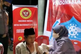 Vaksinasi COVID-19 di Tanah Datar sasar jamaah tarawih