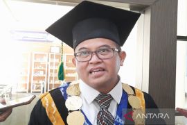 Kompetensi berbahasa Inggris dosen ULM bersertifikasi internasional