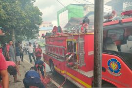 Polisi selidiki satu rumah warga terbakar di Ambon