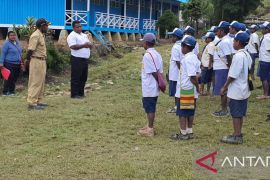 Pemkab Lanny Jaya apresiasi pendidik laksanakan ujian secara lancar