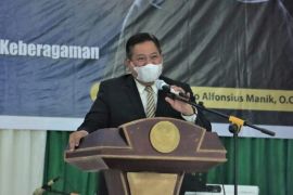 Bersama masyarakat, Bupati Dairi merayakan paskah oikumene