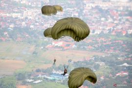 Latihan Dasar Terjun Payung