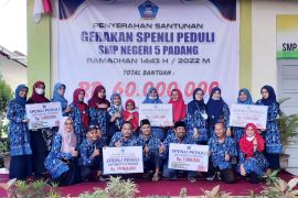 Sambut Idul Fitri, SMP Negeri 5 Padang bagikan santunan Rp62 juta