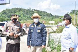 Ridwan Kamil tinjau persiapan Tol Cisumdawu hadapi arus mudik 2022