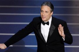 Pelawak Jon Stewart menerima Mark Twain Prize