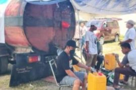 Polsek Pasangkayu Sulbar sediakan minyak goreng murah