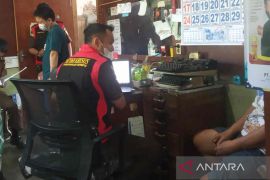 Kejari Kota Cirebon periksa distributor minyak goreng dalami kasus korupsi